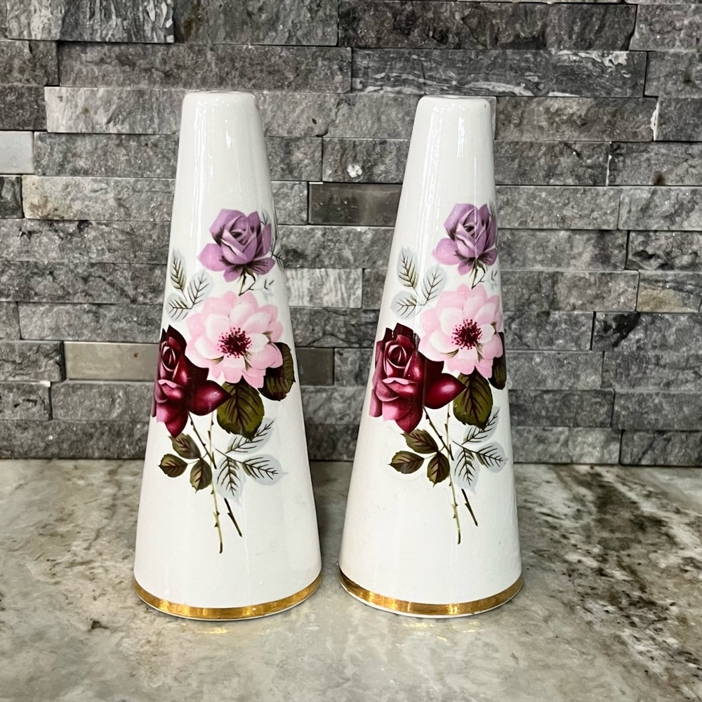 Delphine bone china salt & pepper shaker set